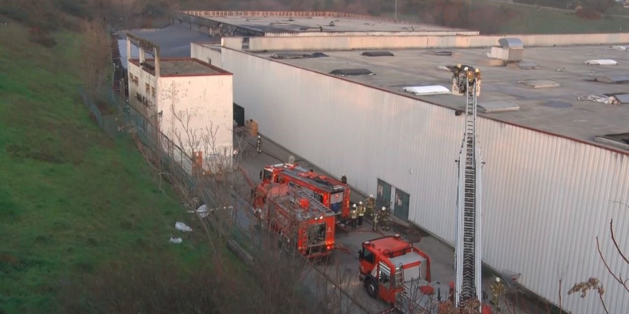 ESENYURT’TA AVM DEPOSUNDA YANGIN PANİĞİ