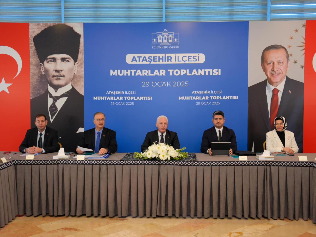 ATAŞEHİR’DE MUHTARLAR TOPLANTISI GERÇEKLEŞTİ