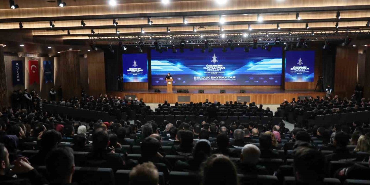 ÖZDEMİR BAYRAKTAR ÖDÜLLERİ SAHİPLERİNİ BULDU