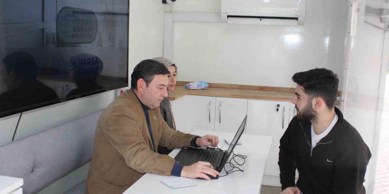 ESENYURT’TA MOBİL İSTİHDAM ARAÇLARI MAHALLELERDE HİZMETE BAŞLADI
