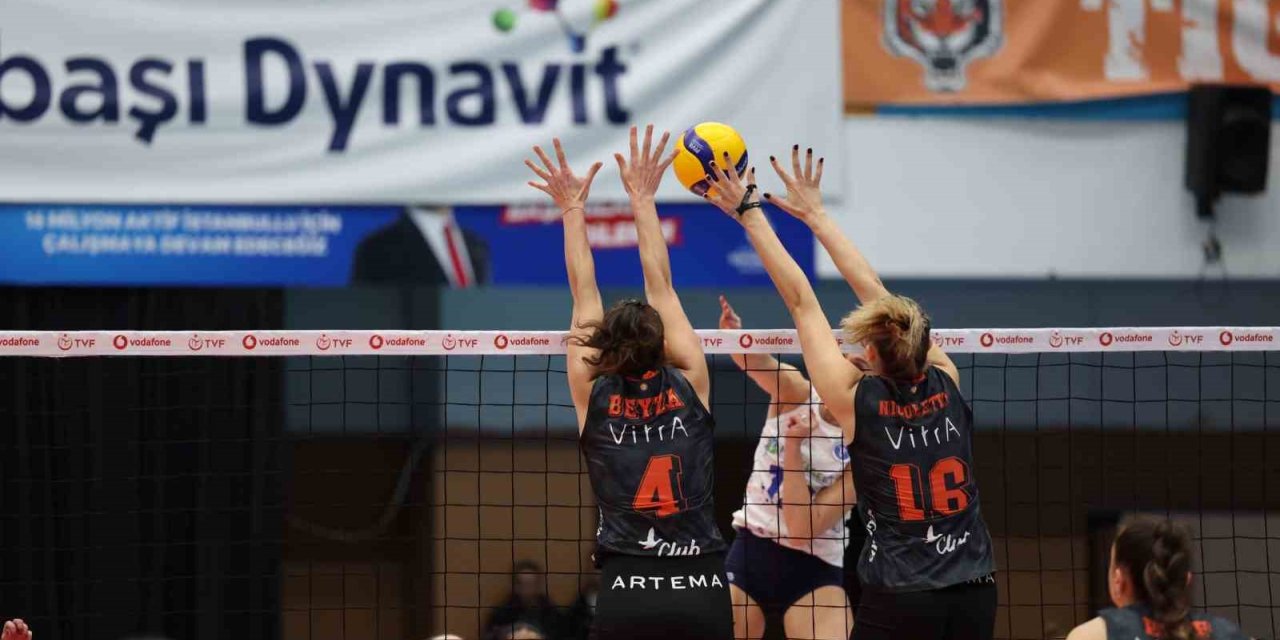 VODAFONE SULTANLAR LİGİ: ECZACIBAŞI DYNAVİT: 3 - AYDIN BÜYÜKŞEHİR BELEDİYESPOR: 0