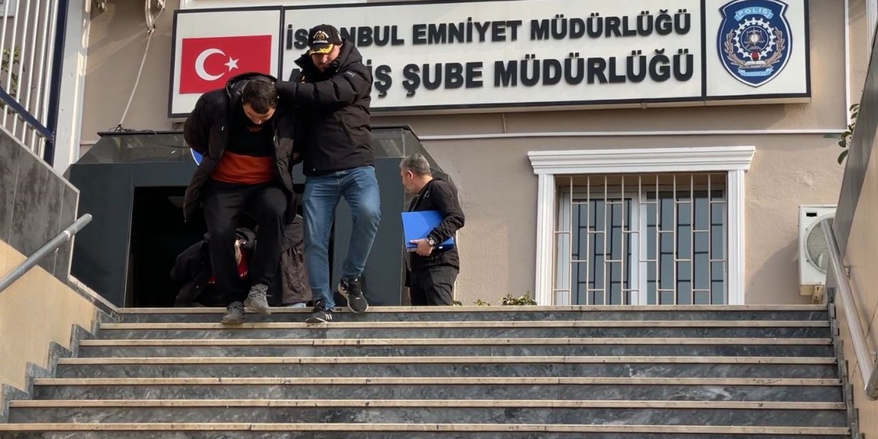 İSTANBUL’DA SAHTE KARGO SEVK BELGELERİYLE YÜZLERCE KİŞİYİ DOLANDIRAN 3 ŞÜPHELİ YAKALANDI