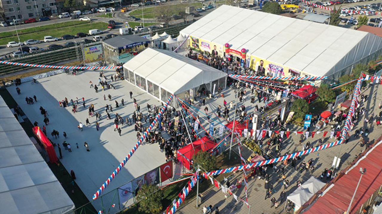 YÜZBİNLERCE ÇOCUK KÂĞITHANE’DE DOYASIYA EĞLENDİ