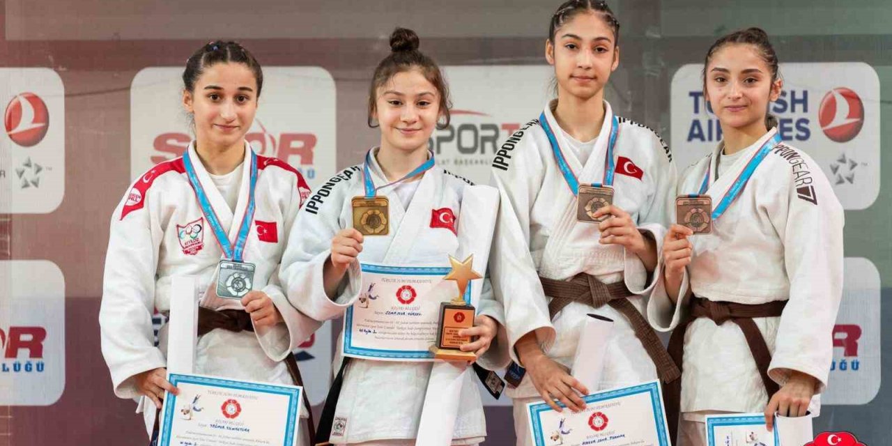 ÜMRANİYE’DEN BİR ŞAMPİYONLUK BAŞARISI DAHA