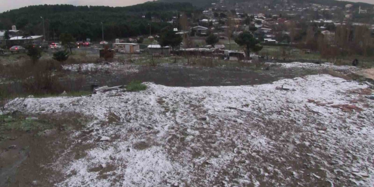 İSTANBUL’DA BEKLENEN KAR YAĞIŞI ETKİLİ OLDU