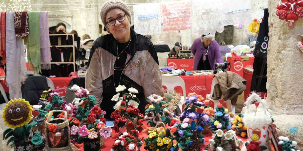 SEVGİ GÜNÜ’NE ÖZEL HAZIRLANAN HEDİYELİK EŞYA SATIŞ STANDLARI AÇILDI