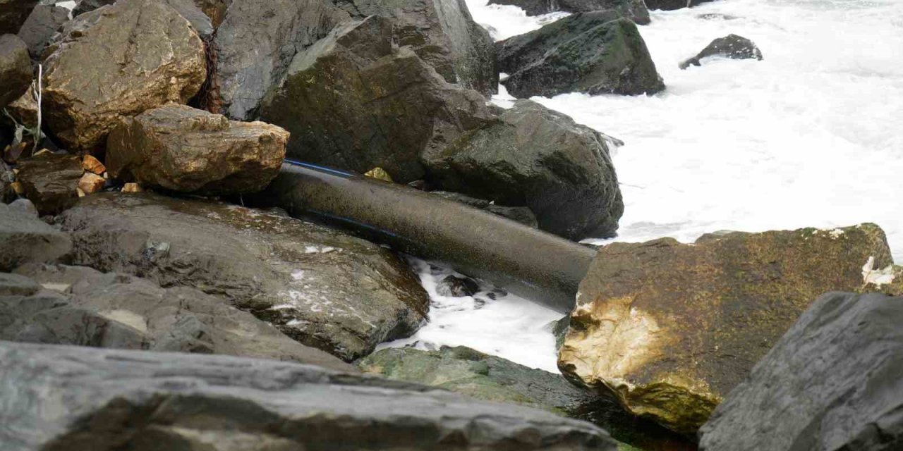 ARNAVUTKÖY’DE SKANDAL GÖRÜNTÜ: "İSKİ ATIK SUYU GÜNLERCE ARITMADAN DENİZE AKITTI"