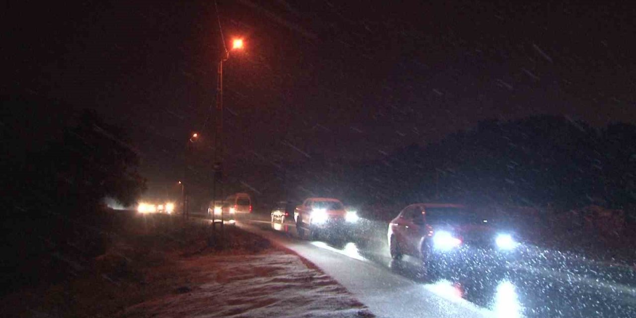 İSTANBUL’UN ANADOLU YAKASI’NDA KAR YAĞIŞI