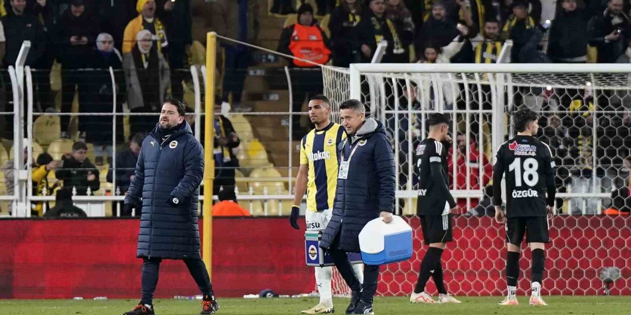 FENERBAHÇE’NİN 3 STOPERİ SAKATLANARAK OYUNDAN ÇIKTI