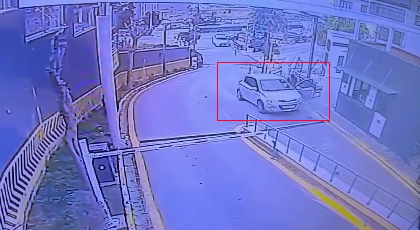 ESENYURT’TA ARACININ EL FRENİNİ ÇEKMEYEN SÜRÜCÜ ARAÇLA SÜRÜKLENEREK YARALANDI