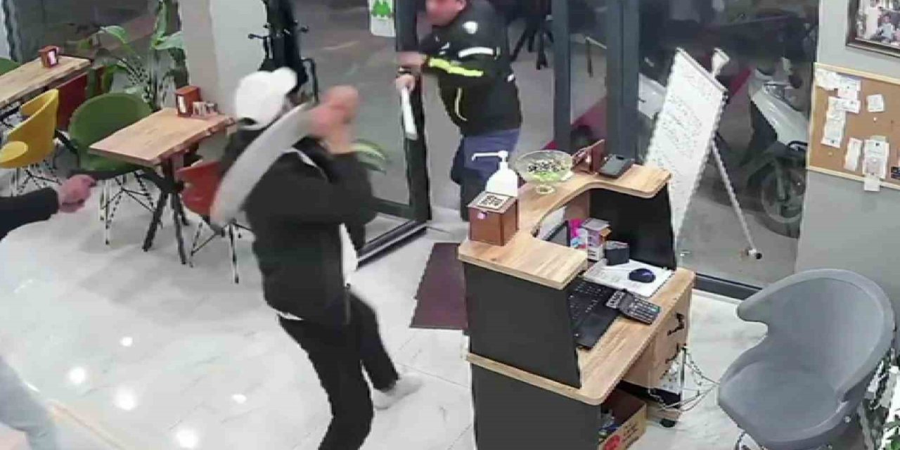 BÜYÜKÇEKMECE’DE LOKANTADA PALALI, SİLAHLI KAVGA KAMERADA: 2 YARALI