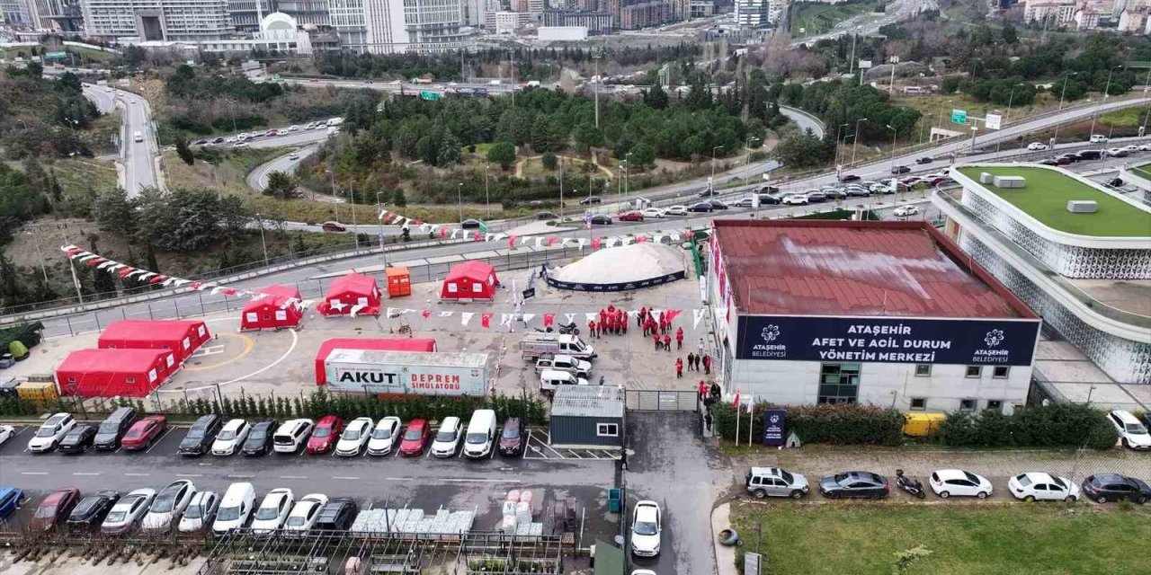 BAŞKAN ADIGÜZEL: "DEPREMİ SİYASİ BİR TARTIŞMA MALZEMESİ OLARAK GÖRMEMEK GEREKİR"