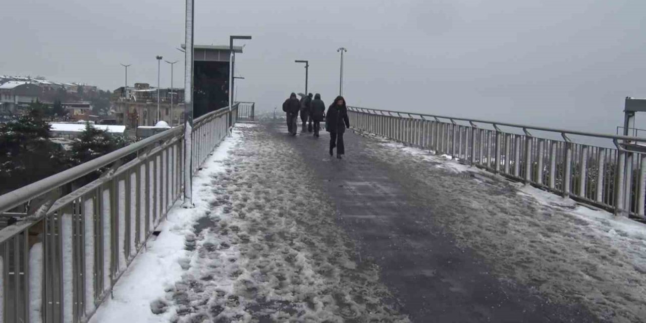 BEYLİKDÜZÜ VE BÜYÜKÇEKMECE’DE KAR YAĞIŞI