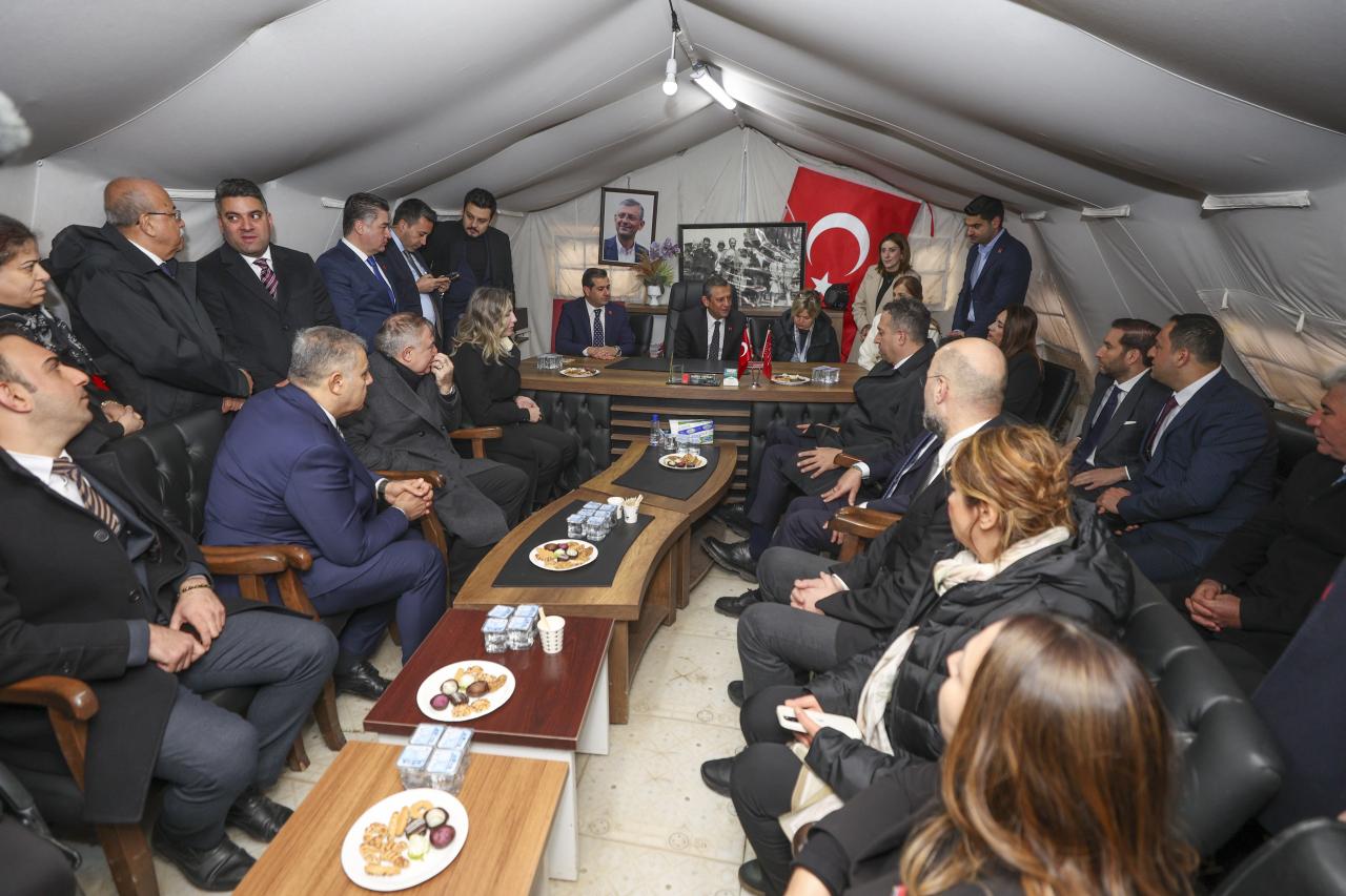 Cumhuriyet Halk Partisi Genel Başkanı Özgür Özel, Hatay'da...