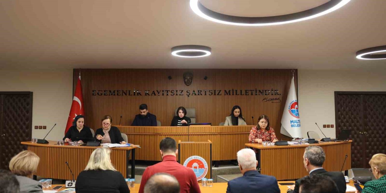 BAŞKAN KÖYMEN, SÜREYYA PLAJI’NDAKİ ALIŞVERİŞ MERKEZİYLE İLGİLİ SON SÜRECİ PAYLAŞTI