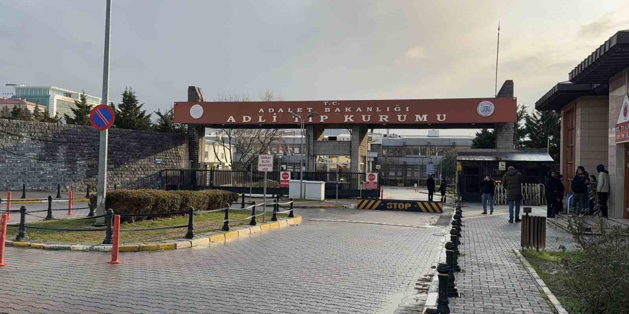 BAŞAKŞEHİR’DEKİ YANGINDA ÖLEN NAZLICAN’IN CENAZESİ ADLİ TIP’TAN TESLİM ALINDI