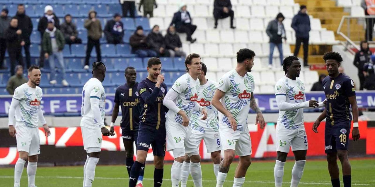 TRENDYOL SÜPER LİG: KASIMPAŞA: 0 - ÇAYKUR RİZESPOR: 0 (MAÇ DEVAM EDİYOR)