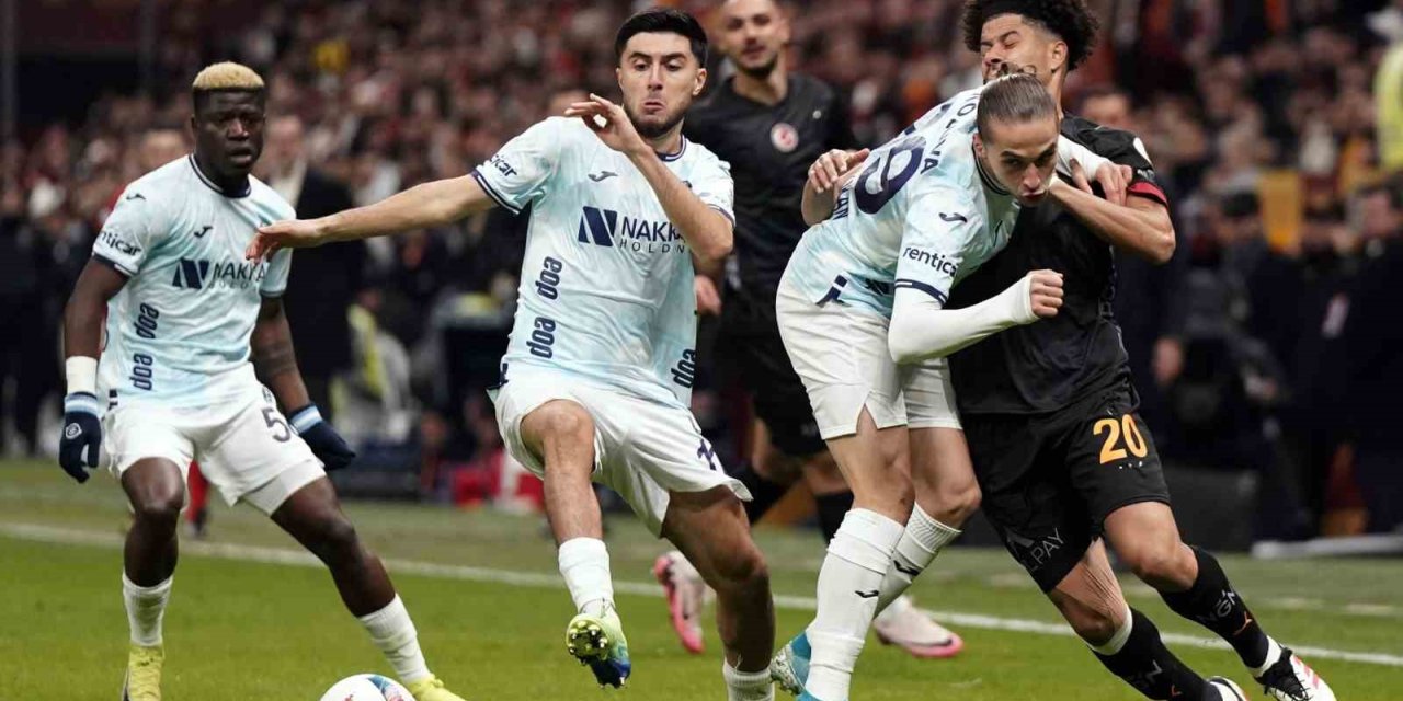 TRENDYOL SÜPER LİG: GALATASARAY: 1 - ADANA DEMİRSPOR: 0 (MAÇ DEVAM EDİYOR)