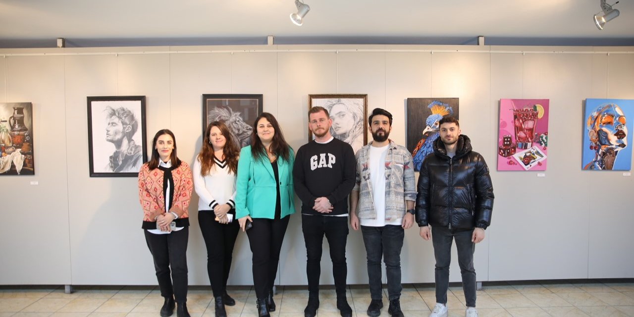 KÜÇÜKÇEKMECE’DE 3 GENÇ YETENEKTEN ‘BEN, SEN, O BİR ARADA’ RESİM SERGİSİ