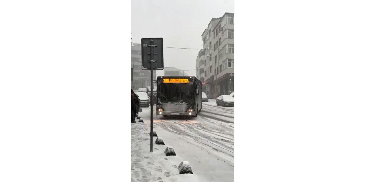 ARNAVUTKÖY’DE  İETT OTOBÜSÜ KAYDI