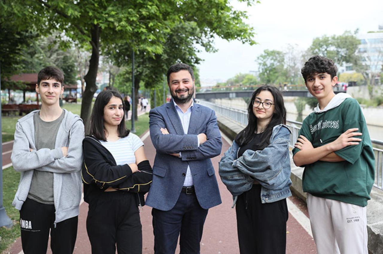 KÂĞITHANE BELEDİYESİ’NDEN GENÇLERE BÜYÜK DESTEK