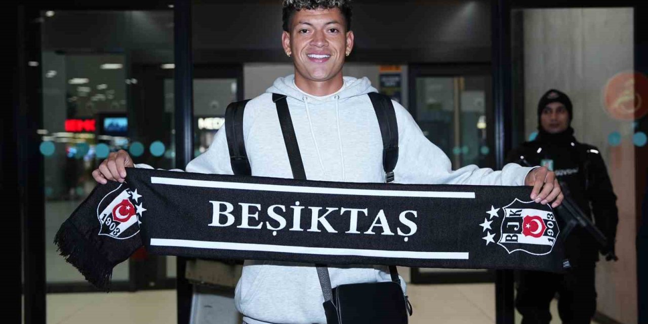 CD LA EQUİDAD TEKNİK DİREKTÖRÜ ALEXİS GARCİA, ESKİ OYUNCUSU ELAN RİCARDO’YU ANLATTI