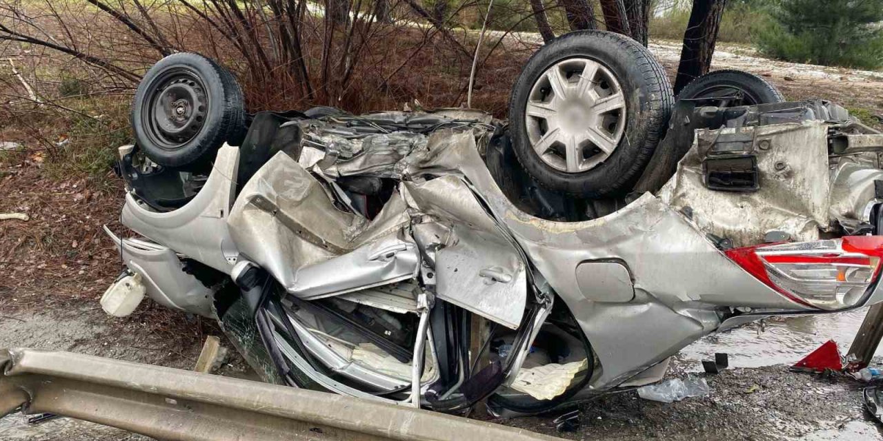 ÜMRANİYE’DE OTOMOBİL TAKLA ATTI: 1 YARALI