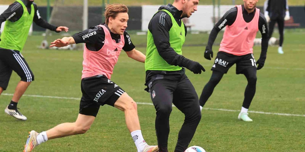 BEŞİKTAŞ’TA ELAN RİCARDO, TAKIMLA İLK ANTRENMANINA ÇIKTI