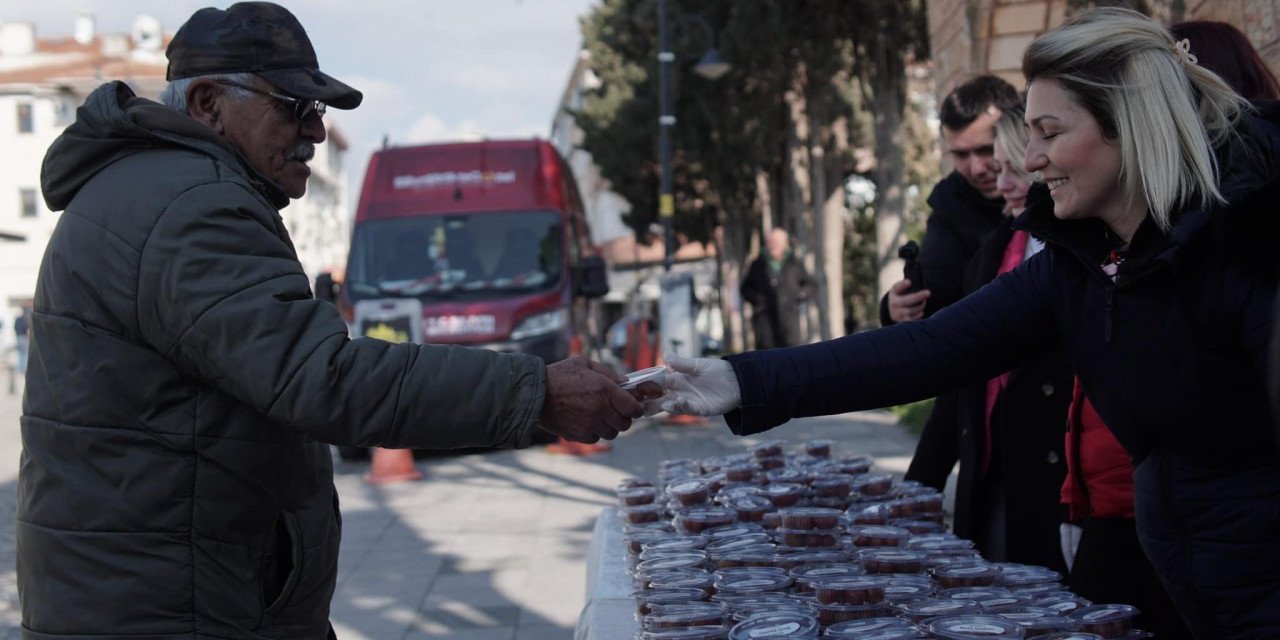 SİLİVRİ BELEDİYESİ BERAT KANDİLİ’NDE LOKMA İKRAMINDA BULUNDU