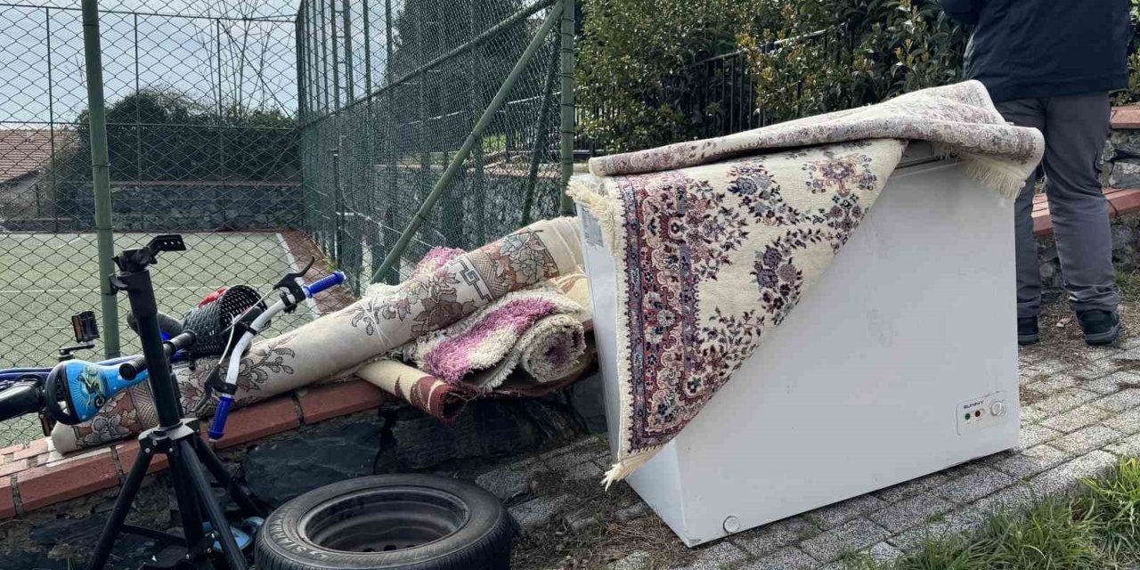 SARIYER’DE 3 KATLI MÜSTAKİL BİNANIN DEPOSUNDA YANGIN