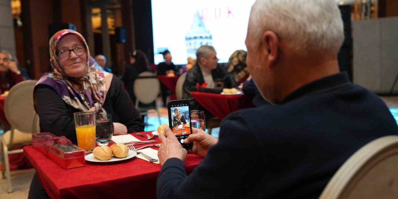 BEYOĞLU’NDA 50. YILINI DOLDURAN ÇİFTLERE 14 ŞUBAT SÜRPRİZİ