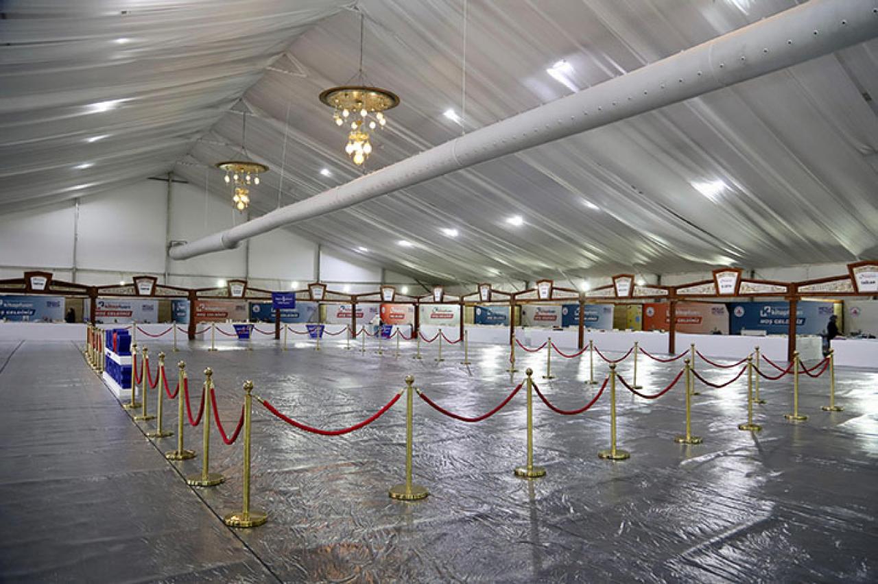 KÂĞITHANE KİTAP FUARI’NDA YAZARLAR VE OKURLAR BULUŞUYOR