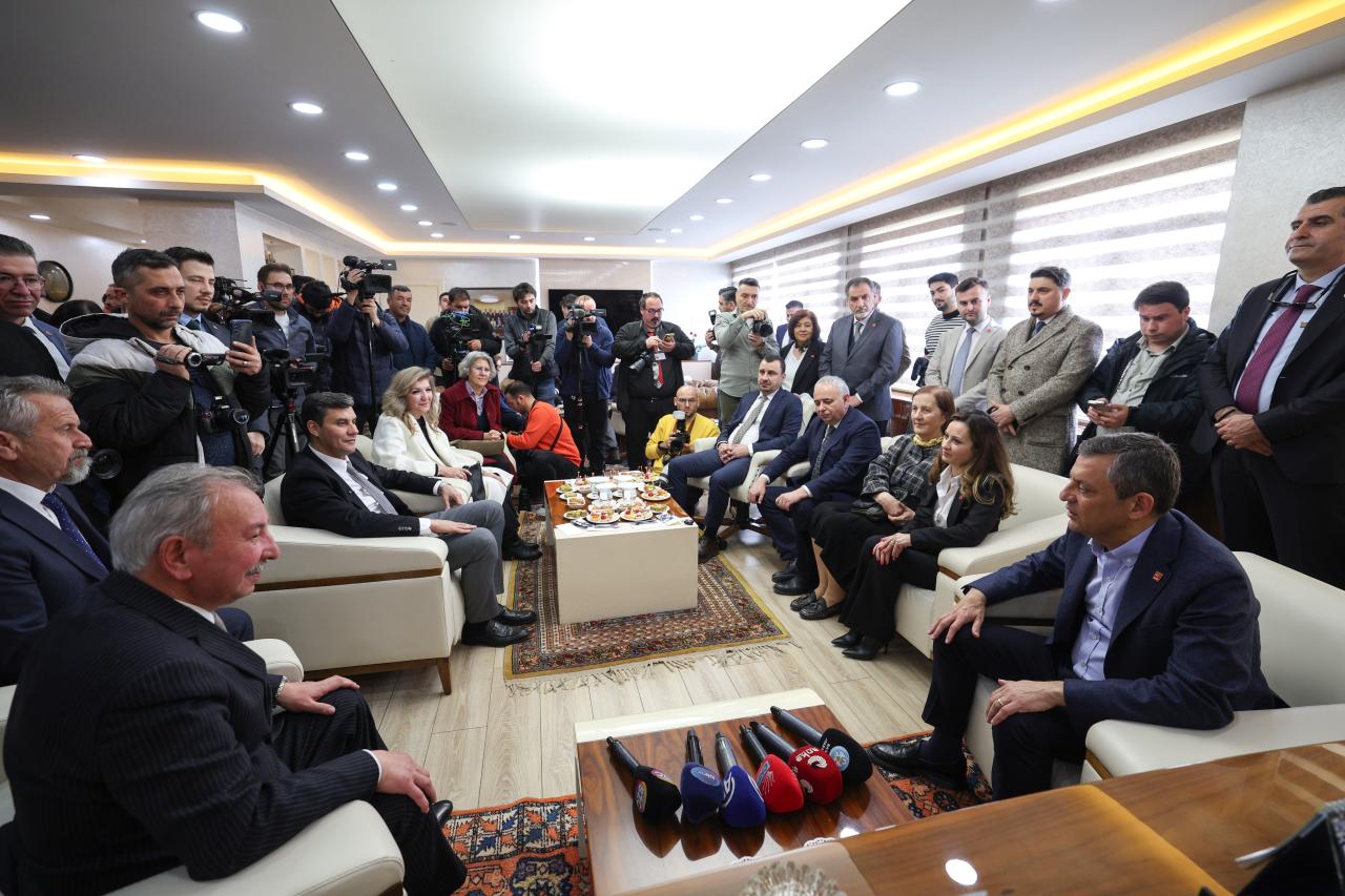 Cumhuriyet Halk Partisi Genel Başkanı Özgür Özel: “17 Aday Gösterip 15’ini Kazandığımız Bir Süreç Oldu”