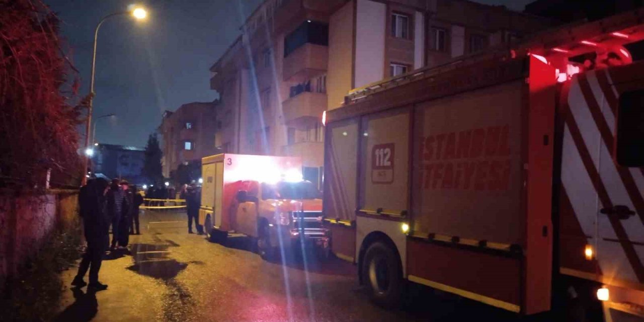 TUZLA’DA KOLONLARINDA ÇATLAK TESPİT EDİLEN BİNA BOŞALTILDI