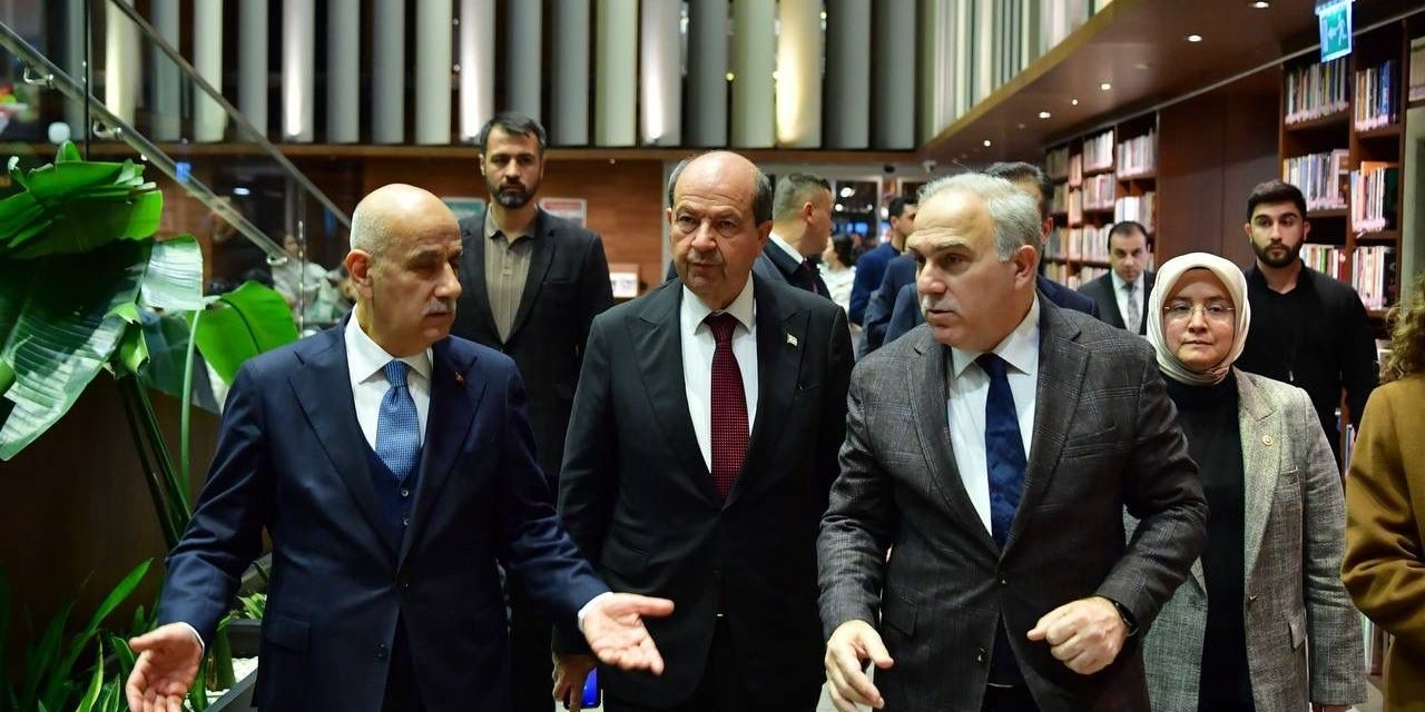 KKTC CUMHURBAŞKANI ERSİN TATAR, FATİH MERKEZ KÜTÜPHANESİ’Nİ ZİYARET ETTİ