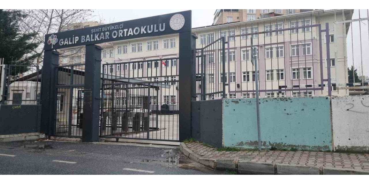 BEYLİKDÜZÜ’NDE SİTE YÖNETİM TOPLANTISINDA SİLAHLI KAVGA: 3 YARALI