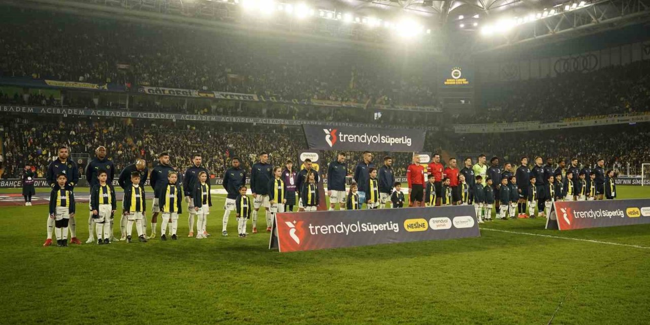 TRENDYOL SÜPER LİG: FENERBAHÇE: 0 - KASIMPAŞA: 0 (MAÇ DEVAM EDİYOR)