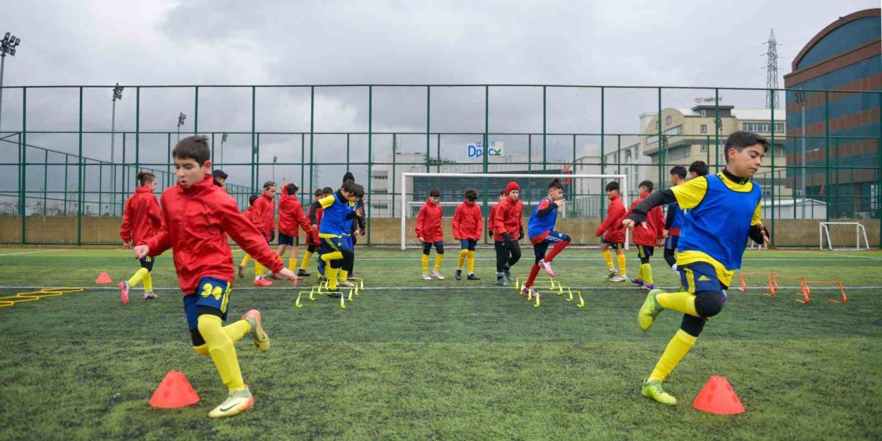 ESENYURT BELEDİYESİ’NDEN AMATÖR SPORA TAM DESTEK