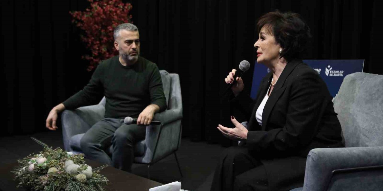 ESENLER SİNEMA AKADEMİSİ USTA OYUNCU HÜLYA KOÇYİĞİT’İ AĞIRLADI