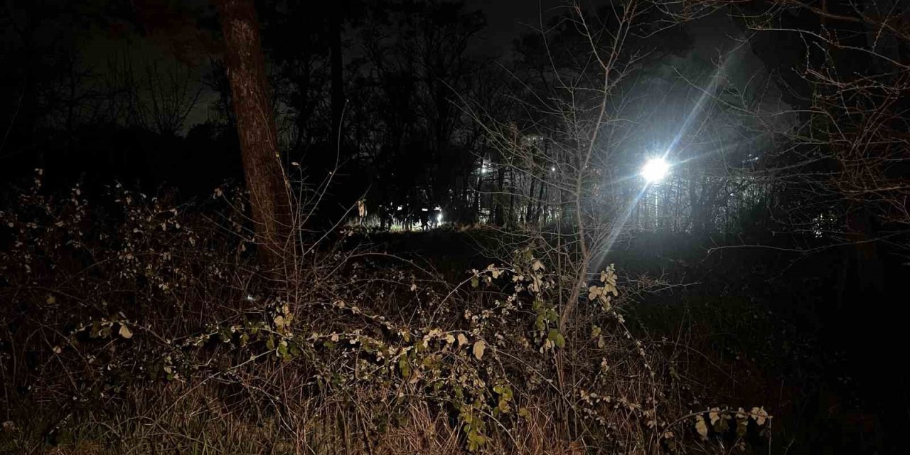 ARNAVUTKÖY‘DE AĞAÇLIK ALANDA ERKEK CESEDİ BULUNDU