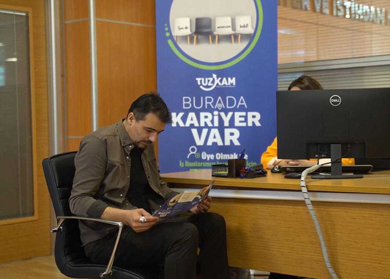Tuzla Belediyesi Kariyer Merkezi'nden yüzlerce kişiye iş fırsatı