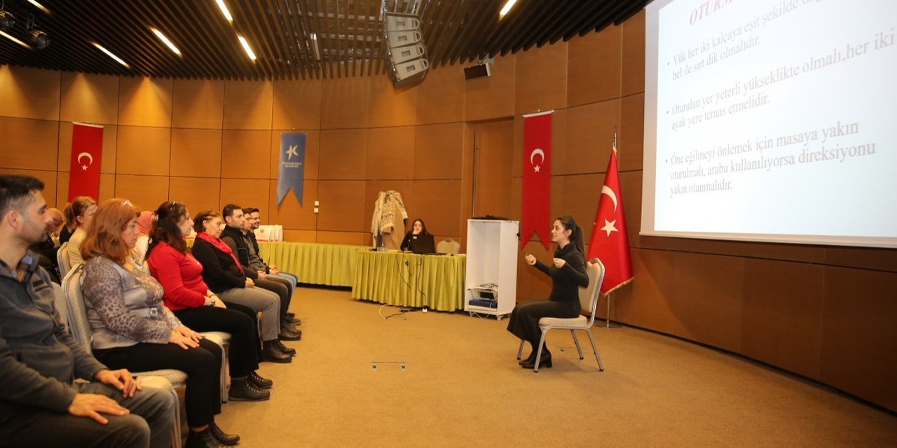 KÜÇÜKÇEKMECE BELEDİYESİ’NDEN PERSONELE ‘ERGONOMİ VE İŞİTME DENGE’ EĞİTİMİ