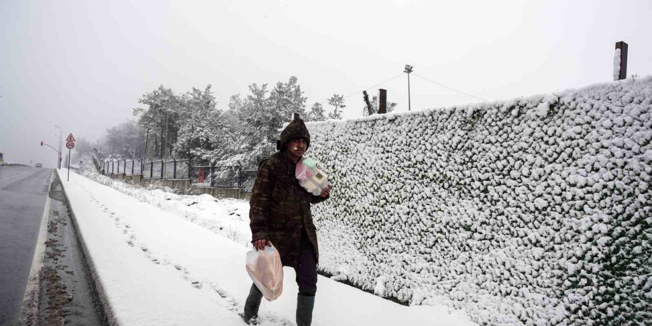İSTANBUL’DA BEYAZ GELİNLİĞİNİ GİYEN ORMANLIK ALANLAR DRON İLE GÖRÜNTÜLENDİ