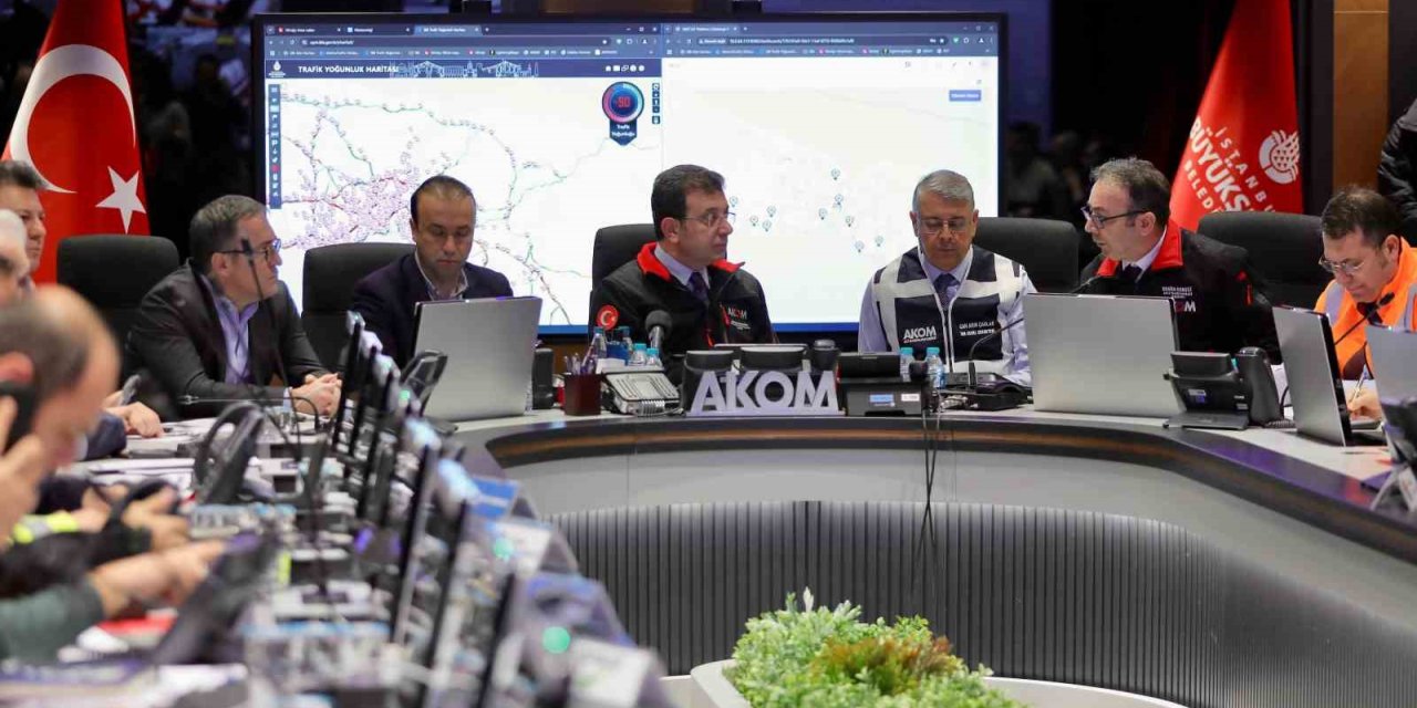 İBB BAŞKANI İMAMOĞLU, KAR YAĞIŞINA İLİŞKİN AÇIKLAMALARDA BULUNDU