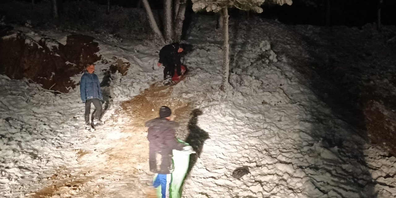 AYDOS’TA ÇOCUKLARIN KAR EĞLENCESİ