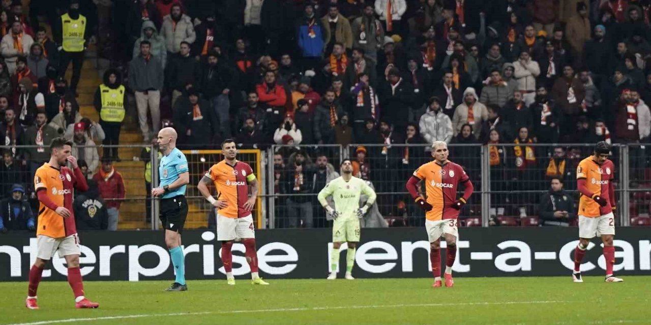 UEFA AVRUPA LİGİ: GALATASARAY: 0 - AZ ALKMAAR: 1 (İLK YARI)