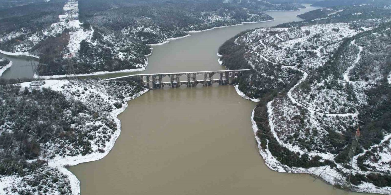 İSTANBUL’DA KAR YAĞIŞI ETKİLİ OLURKEN BARAJLARDAKİ DOLULUK ORANI YÜZDE 70’İ GEÇTİ