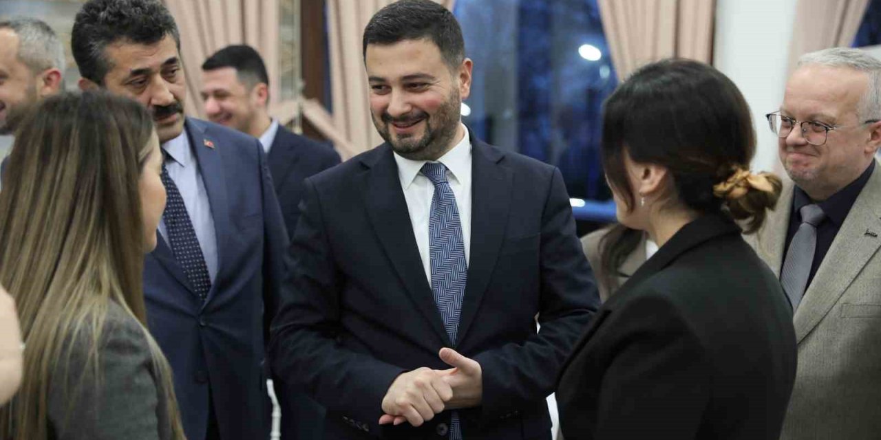 KAĞITHANE BELEDİYE BAŞKANI ÖZTEKİN, YENİ ÖĞRETMENLERLE BİR ARAYA GELDİ