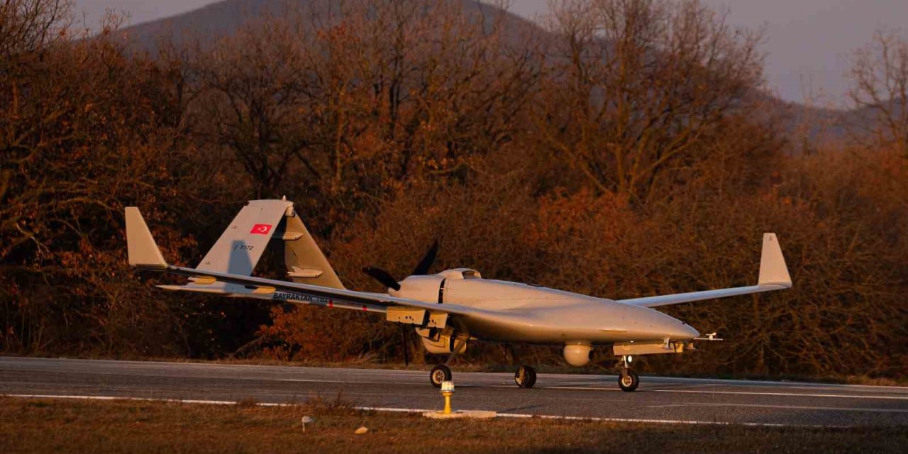 YAPAY ZEKA VE TURBO MOTORLA GÜÇLENEN BAYRAKTAR TB2T-AI SİHA GÖKYÜZÜNDE