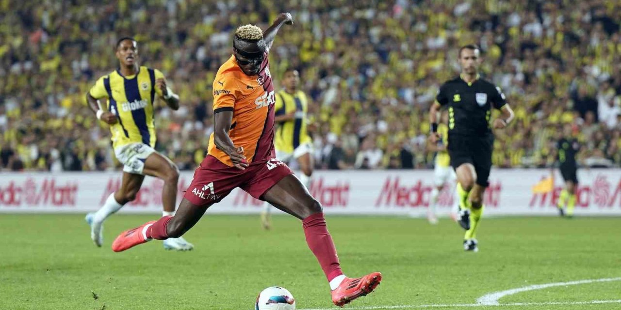 VİCTOR OSİMHEN’DEN DERBİLERDE SKORA KATKI